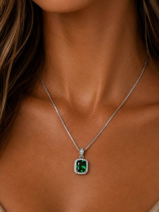 Jewelry - "Fiona" Emerald Green Silver Pendant Necklace